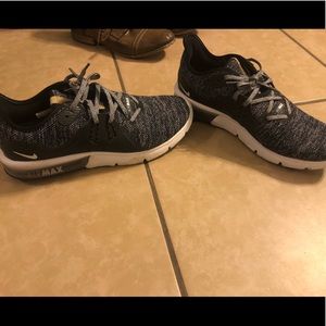 Women’s Nike Air Max tennis shoes